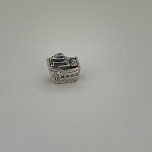Pandora s925 ale cruise ship charm
